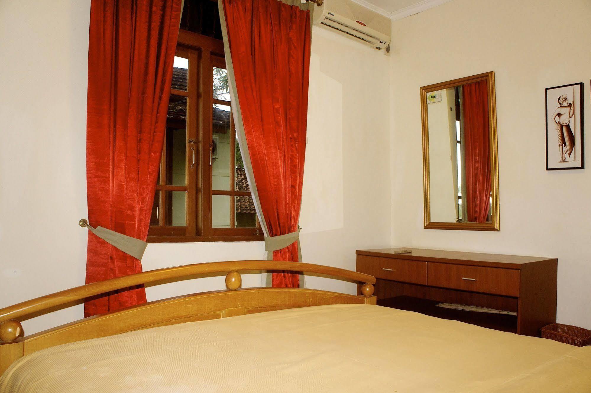 Oyo 1214 My Lagusa Hotell Cimaja Eksteriør bilde
